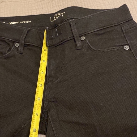 Ann Taylor Loft Loft black modern straight jeans.              Size 24 - Picture 8 of 10